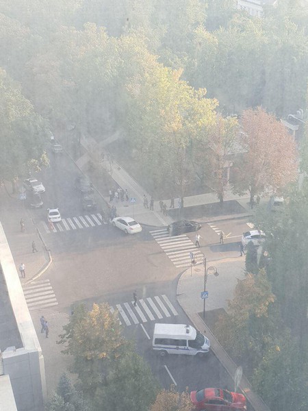 На месте взрыва все в дыму